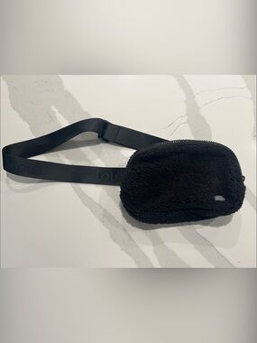 Lole Black Sherpa Crossbody Bag - Women's Sling Bag